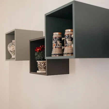 T4 No Διαμέρισμα