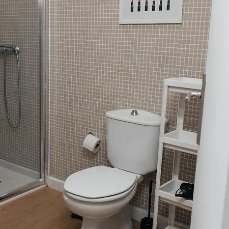 T4 No Apartment