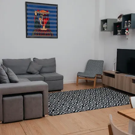 T4 No Apartment *