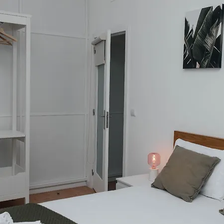 T4 No Apartment