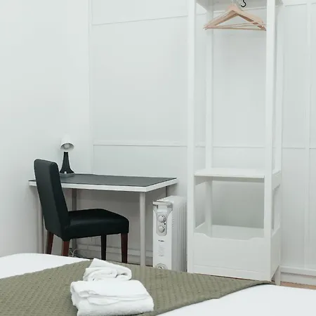T4 No Apartment *